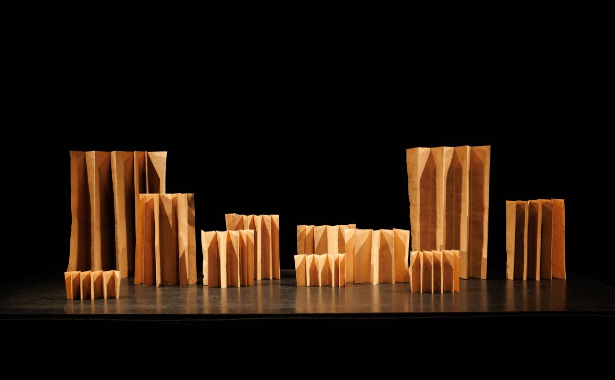 TAMTAM objektentheater (NL) A Paper Life.
