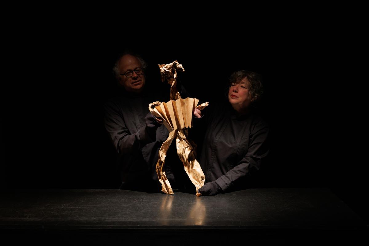 TAMTAM objektentheater (NL) A Paper Life.