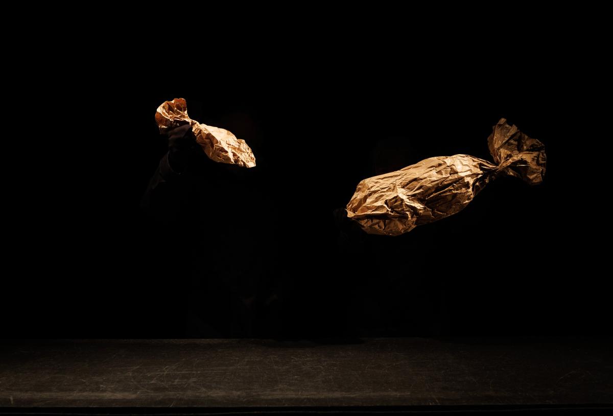 TAMTAM objektentheater (NL) A Paper Life.